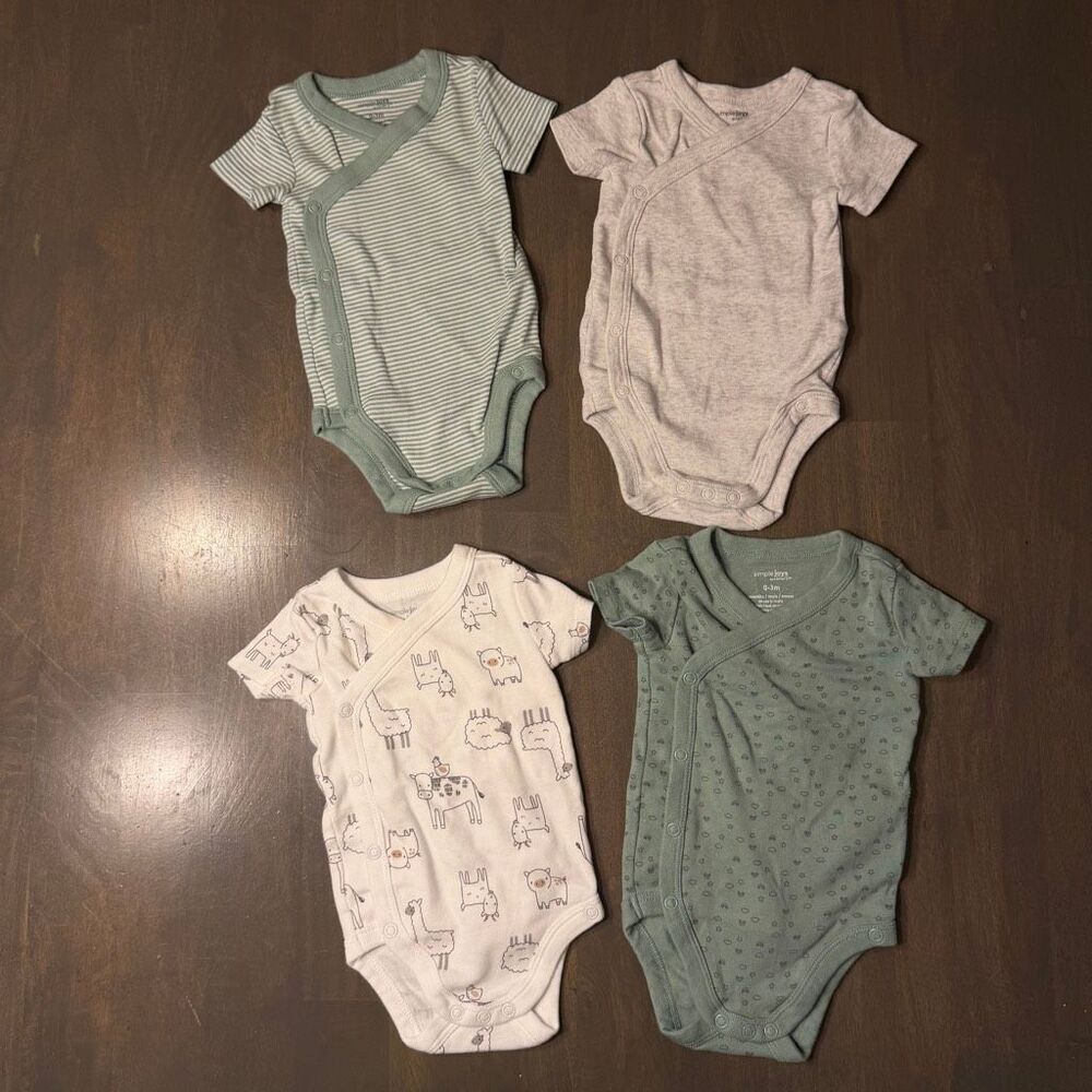 Carters Short Sleeve Bodysuits size 0-3 Months